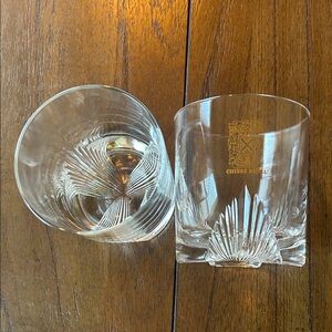 2 CHIVAS REGAL LION SHIELD & CREST ROCKS TUMBLER GLASSES SINCE
1801 GOLD DESIGN